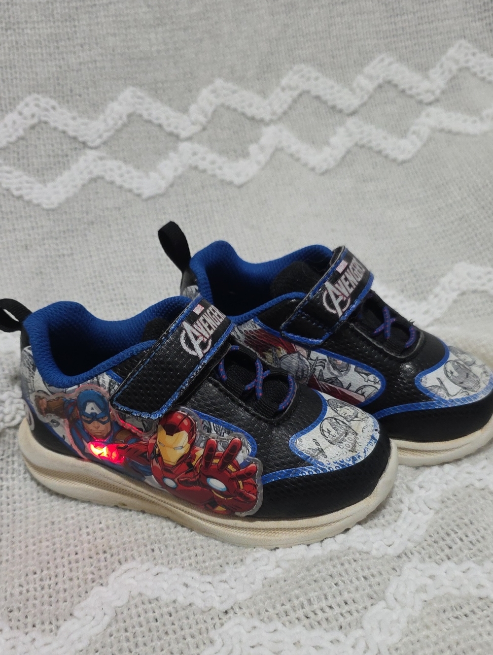 Avengers Kids Light-Up Sneakers in Black and Blue
